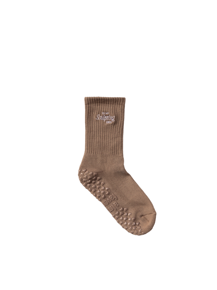 In My Sculpting Era grip socks in taupe